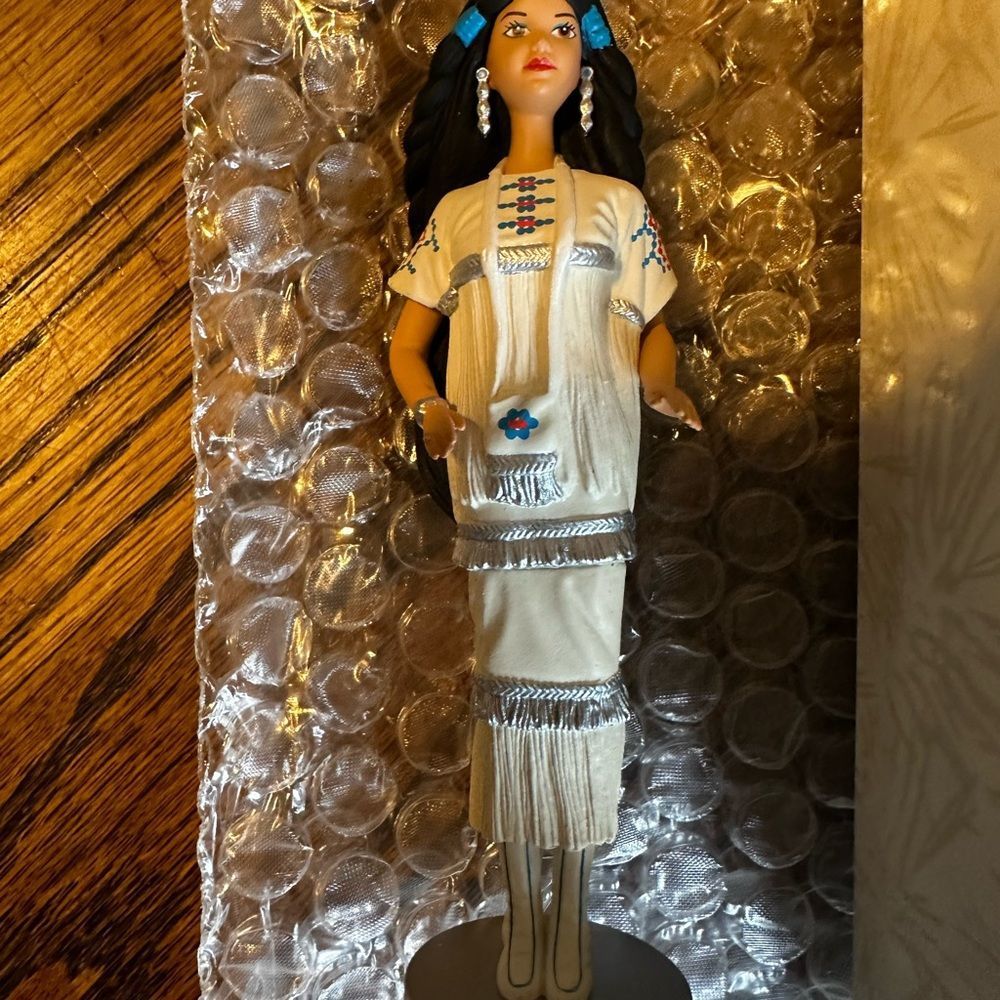 Vintage Hallmark Native American Barbie Dolks of the World Christmas ornament - Picture 2 of 5